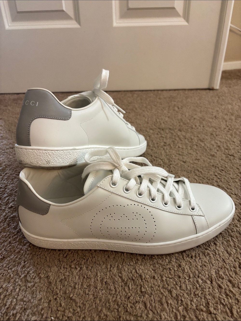 Gucci White Leather Low-Top Sneakers